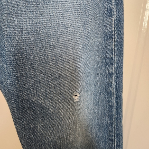 Levi's 501 Button Fly Lightly Distressed Jeans Size 26 - Picture 5 of 9